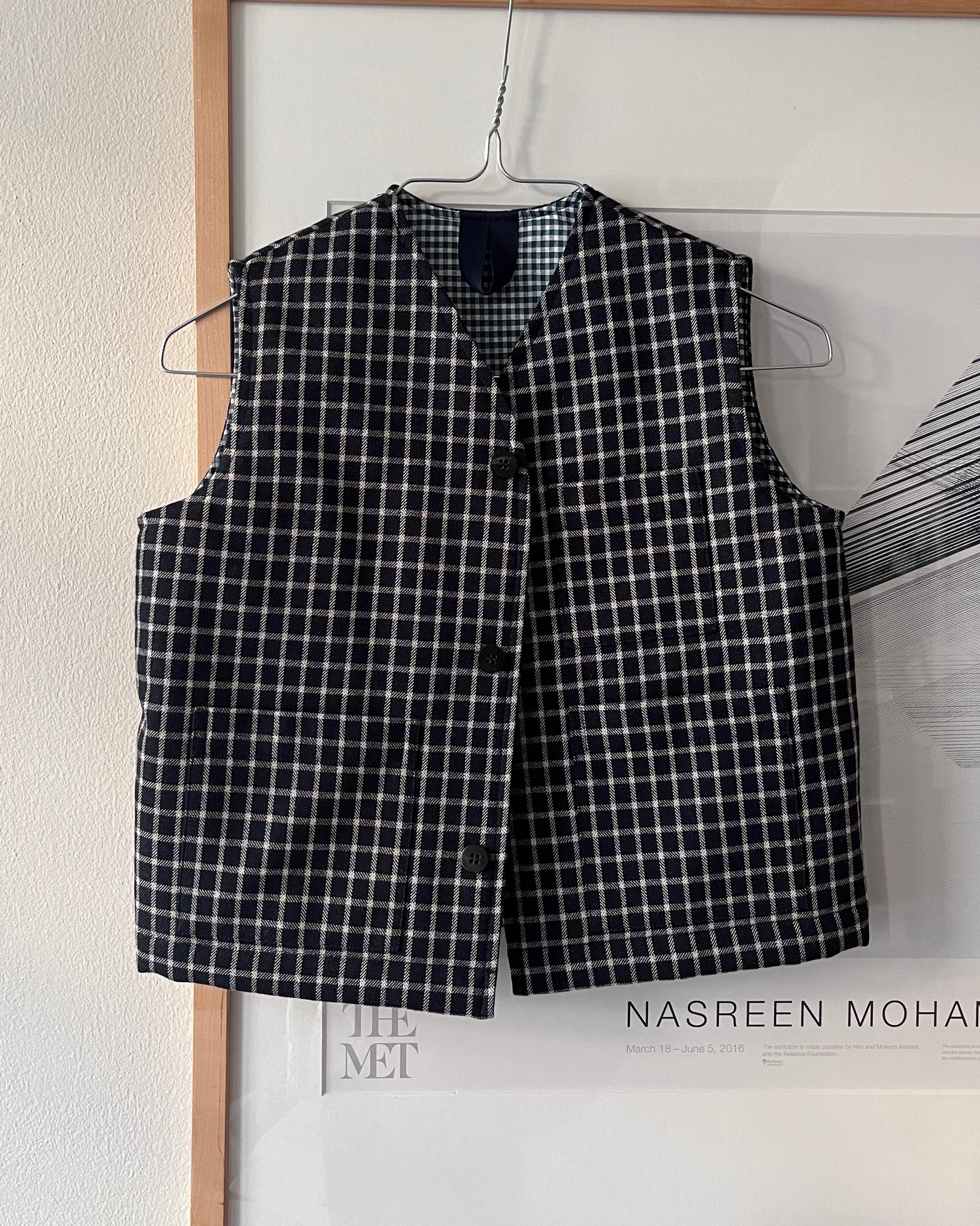 GIFT IDEA NO. 06 — CARDIGAN VEST