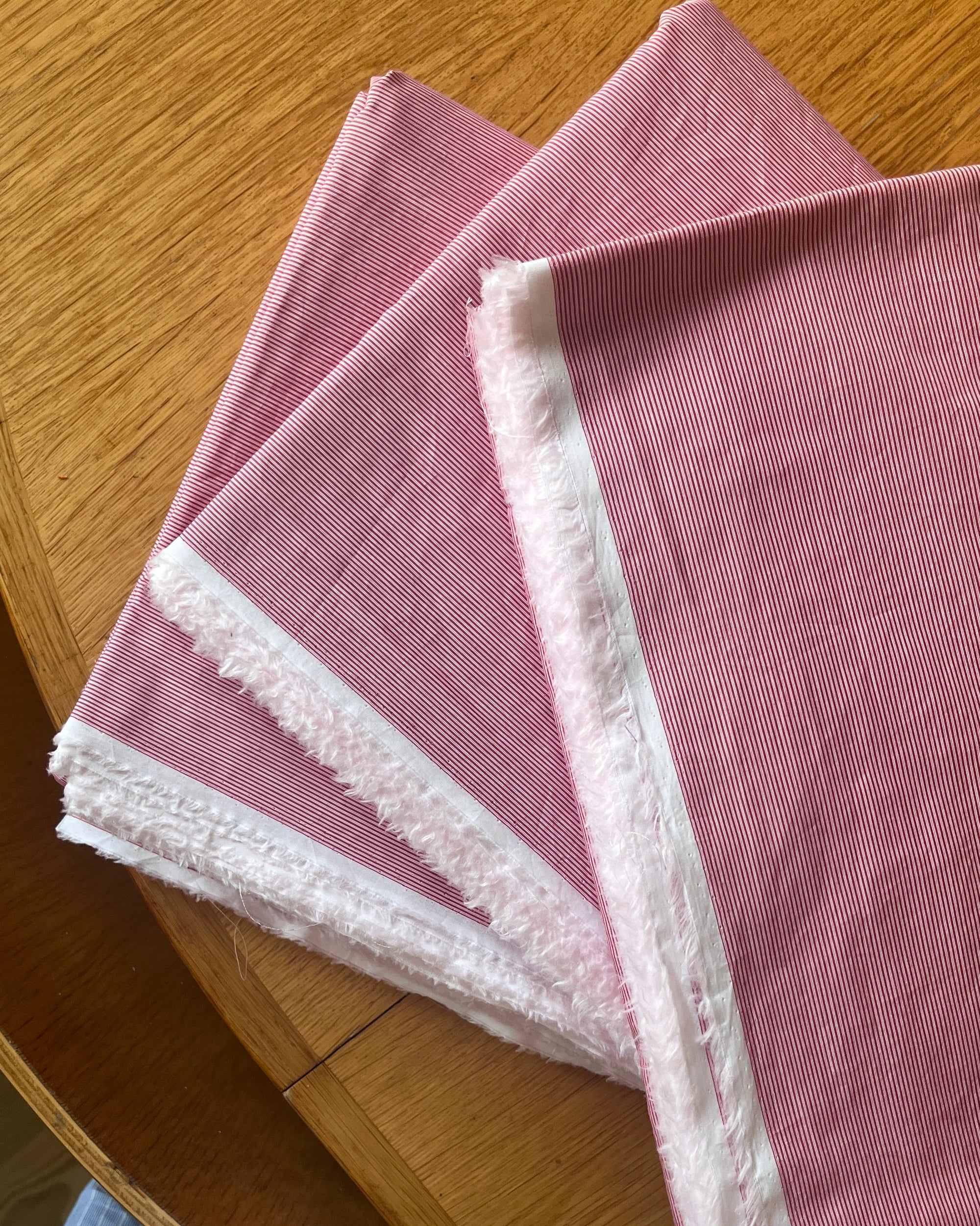 Deadstock Cotton - Red Thin Stripe - Cut 5 m.