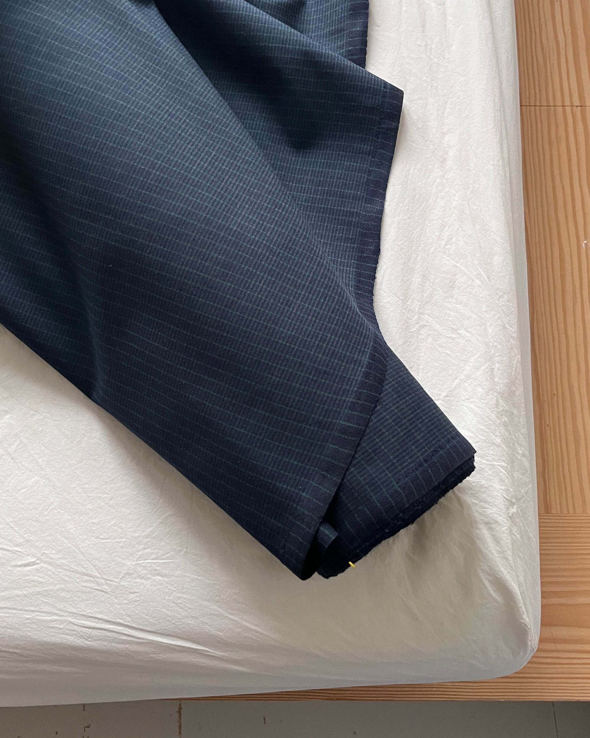 Wool Suiting - Navy Blue Grid 0,5m